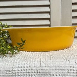Pyrex Daisy 045 Yellow Casserole Baking Dish 2 1/2 quart